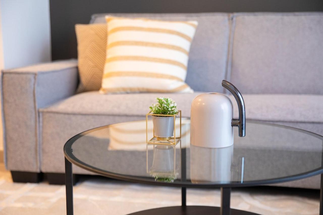 Guestready - Flutes Of Harmony In Town Square Apartment